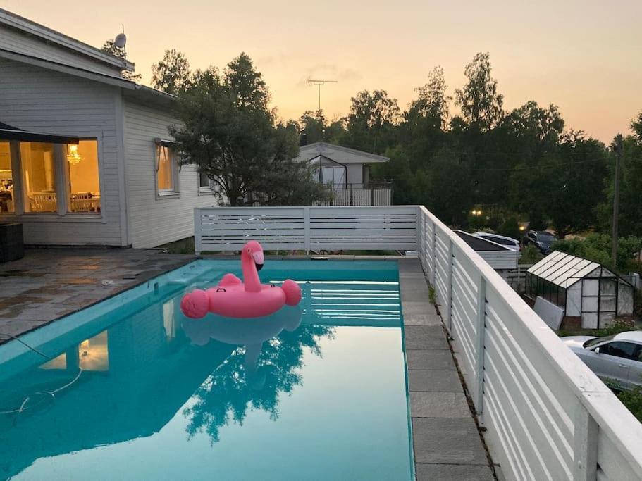 Villa Med Pool Och Bara 600M Till Havet! โตรซา ภายนอก รูปภาพ